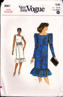 Vogue 8261 Loose Fitting, Straight Dress with Ruffled Hem with or without Sleeves, Uncut, Factory Folded, Sewing Pattern Size 6-10